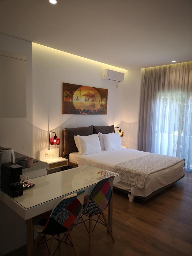 Rustemi Aparthotel Sarandë Exteriör bild