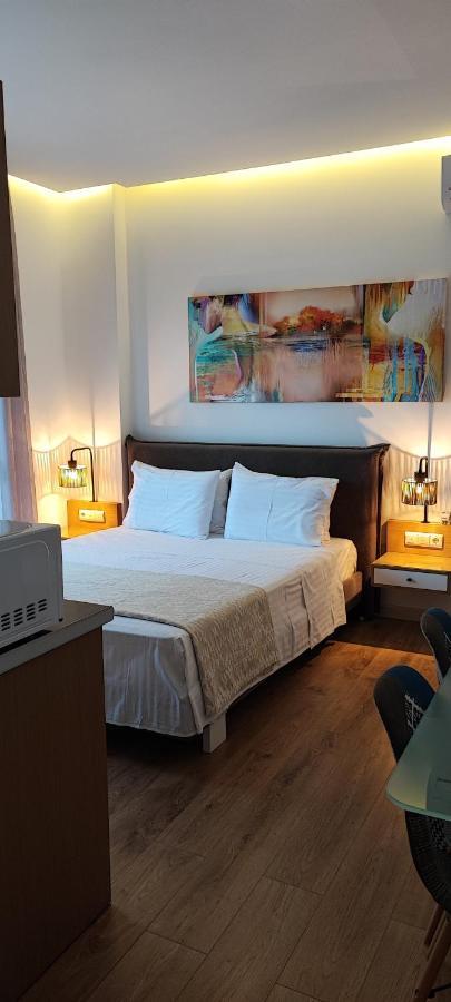 Rustemi Aparthotel Sarandë Exteriör bild