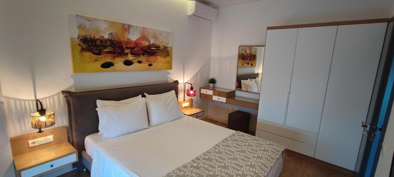 Rustemi Aparthotel Sarandë Exteriör bild