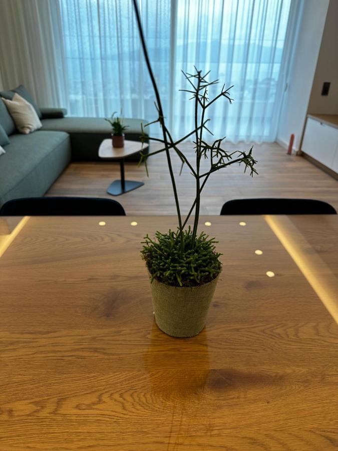 Rustemi Aparthotel Sarandë Exteriör bild