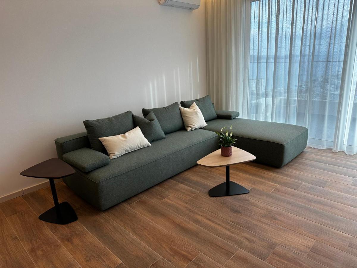Rustemi Aparthotel Sarandë Exteriör bild