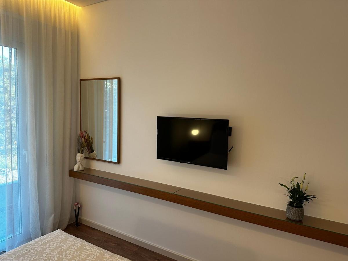 Rustemi Aparthotel Sarandë Exteriör bild