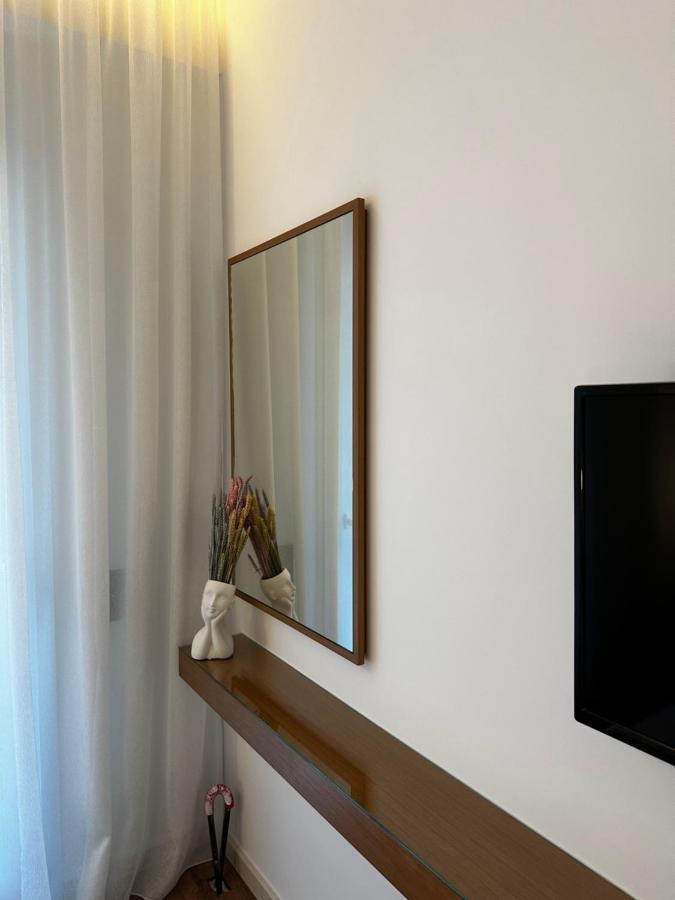 Rustemi Aparthotel Sarandë Exteriör bild