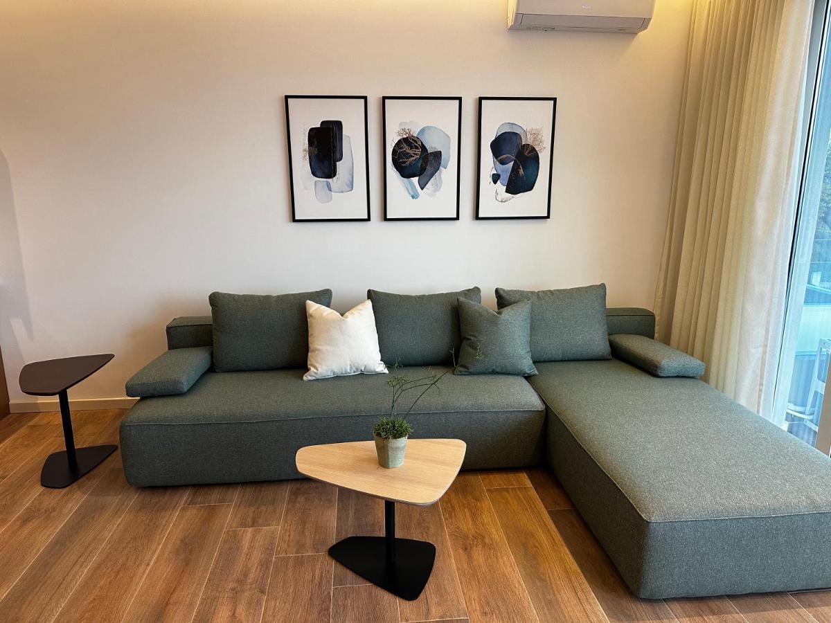 Rustemi Aparthotel Sarandë Exteriör bild