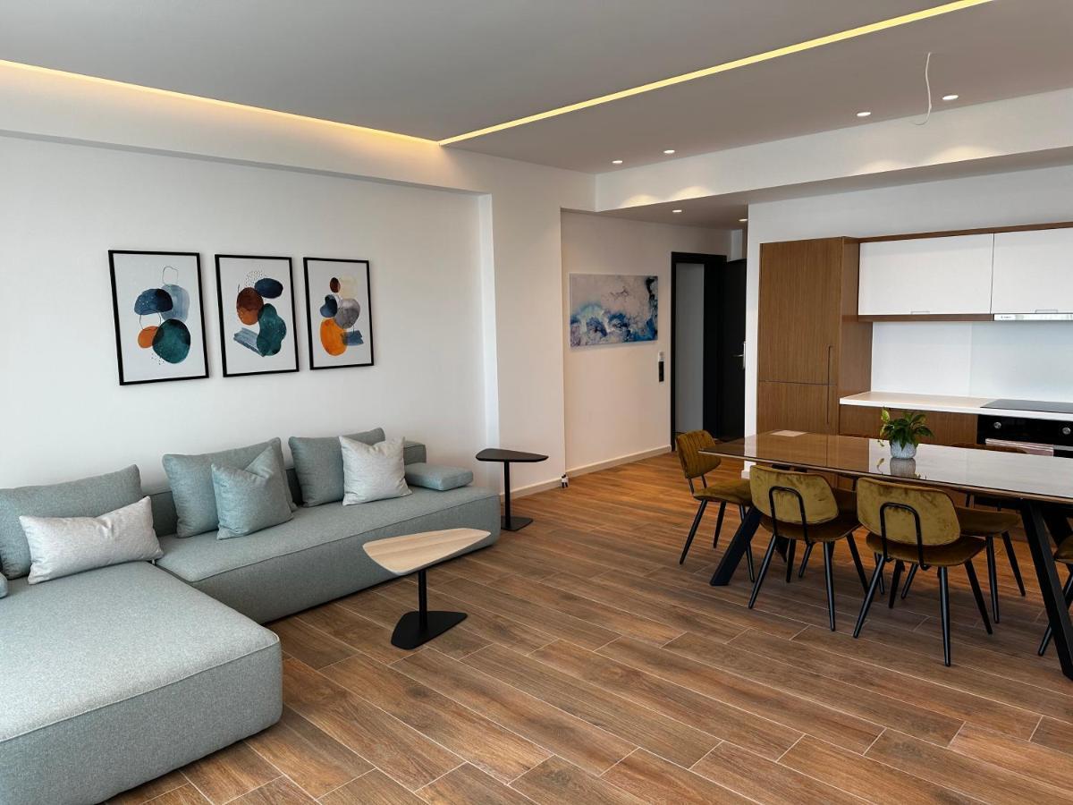 Rustemi Aparthotel Sarandë Exteriör bild