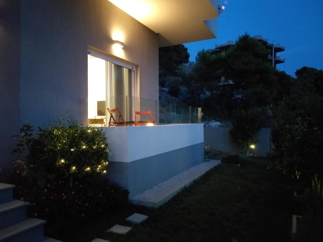 Rustemi Aparthotel Sarandë Exteriör bild