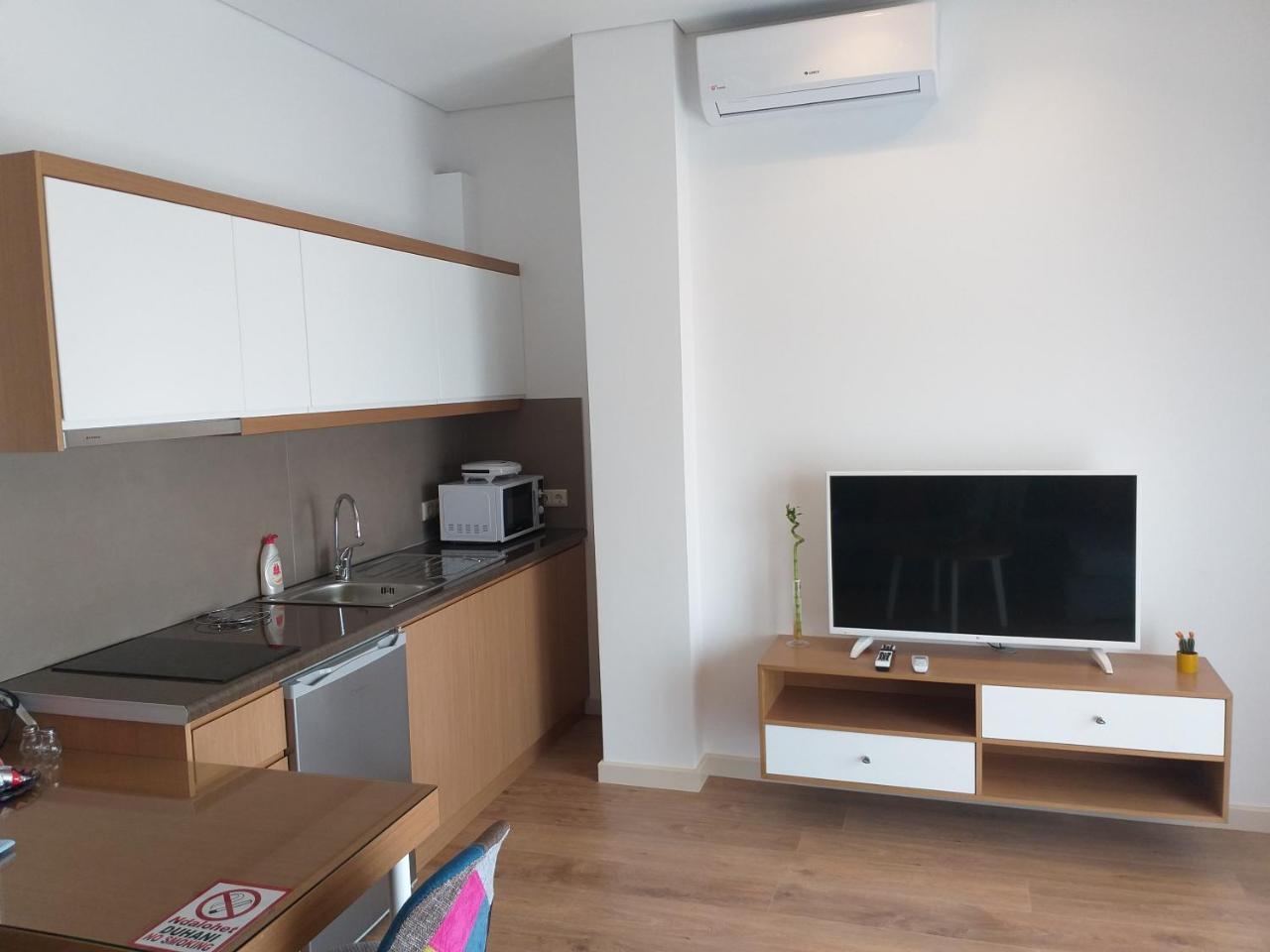 Rustemi Aparthotel Sarandë Exteriör bild