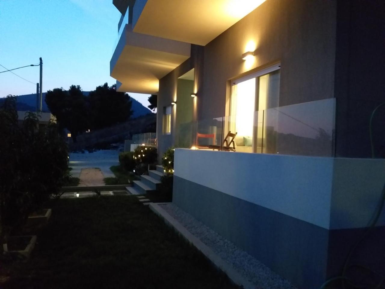 Rustemi Aparthotel Sarandë Exteriör bild