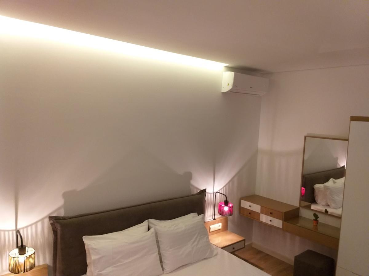 Rustemi Aparthotel Sarandë Exteriör bild