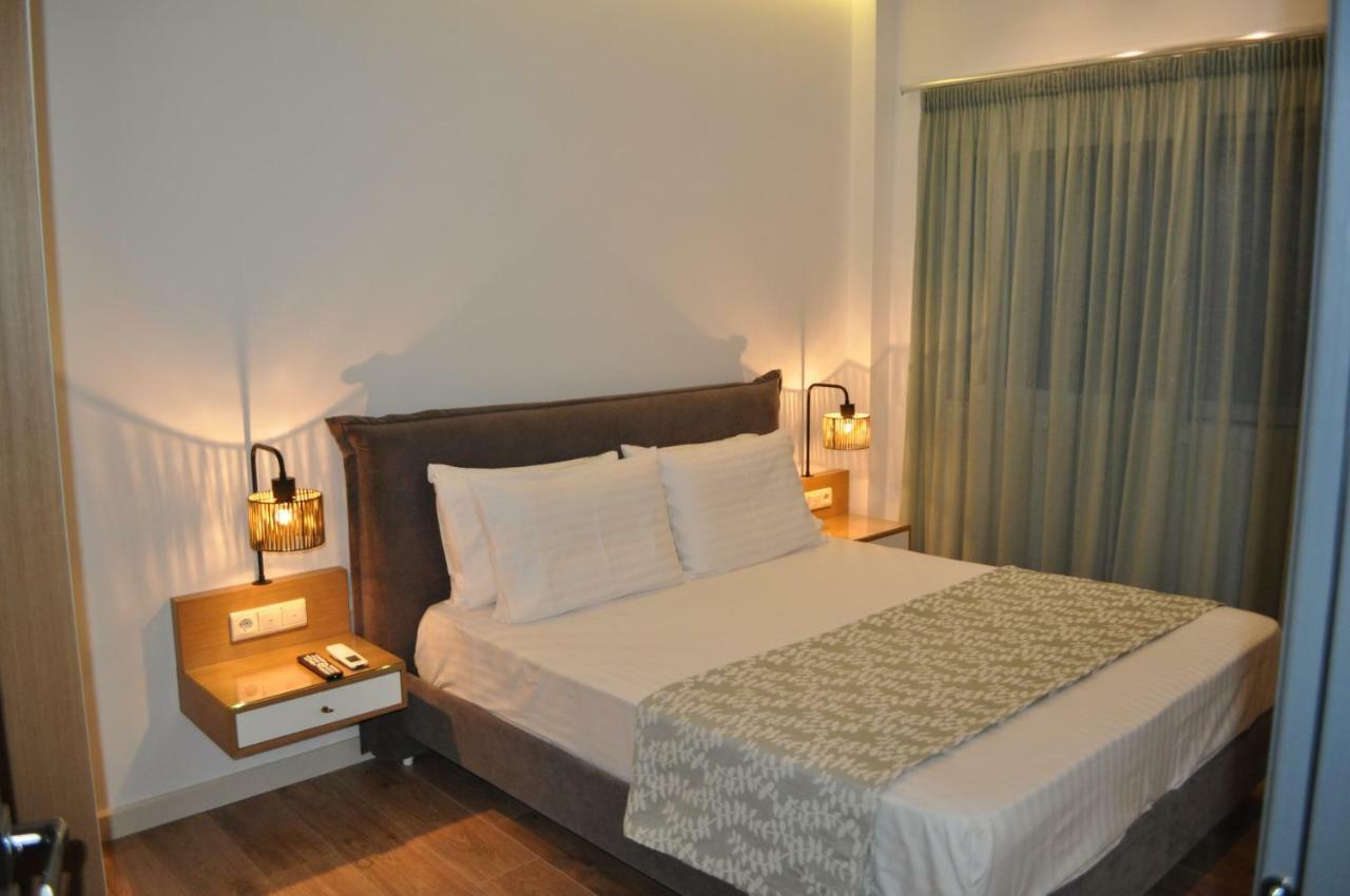 Rustemi Aparthotel Sarandë Exteriör bild